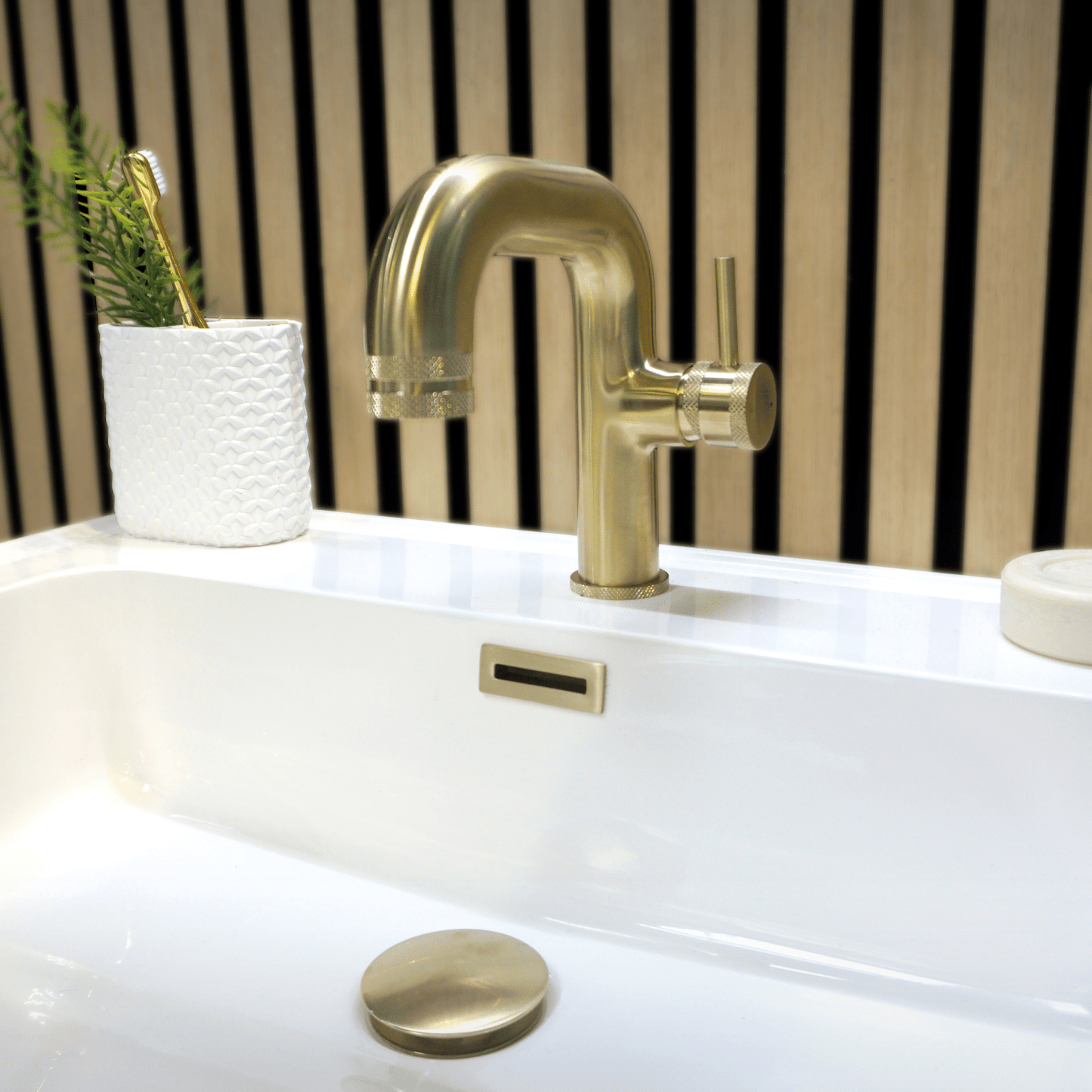 NU-045 - Core Side Lever Basin Mixer - Soaque